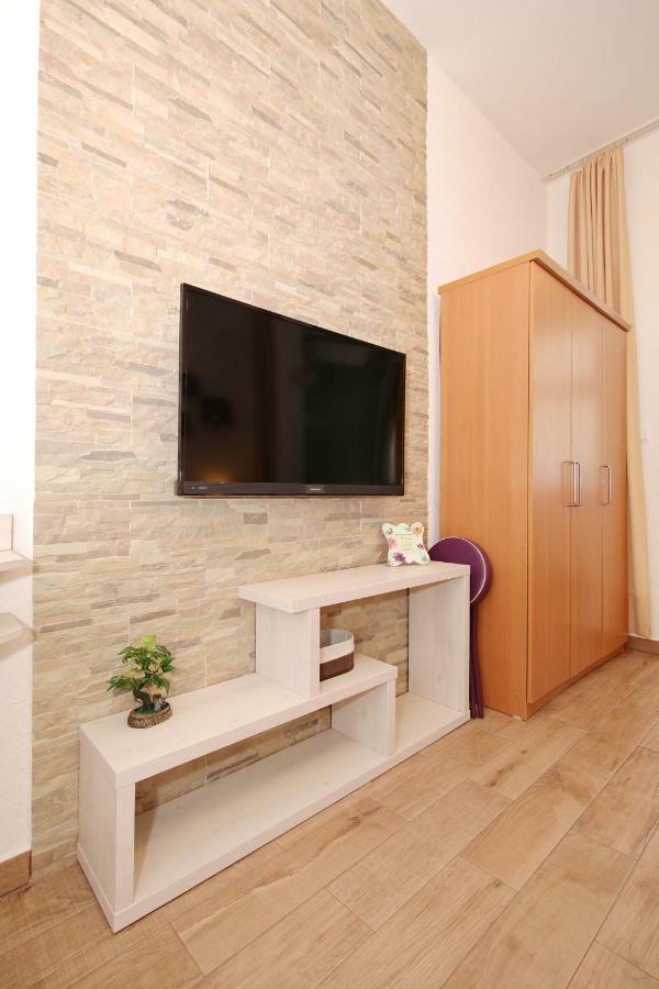 Apartment Close To The - Borik *