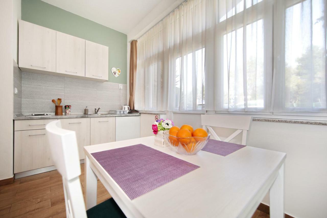 Apartment Close To The - Borik *